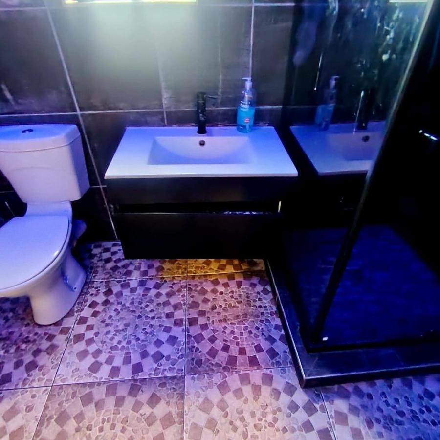 6 Bedroom Property for Sale in Highgate Eastern Cape